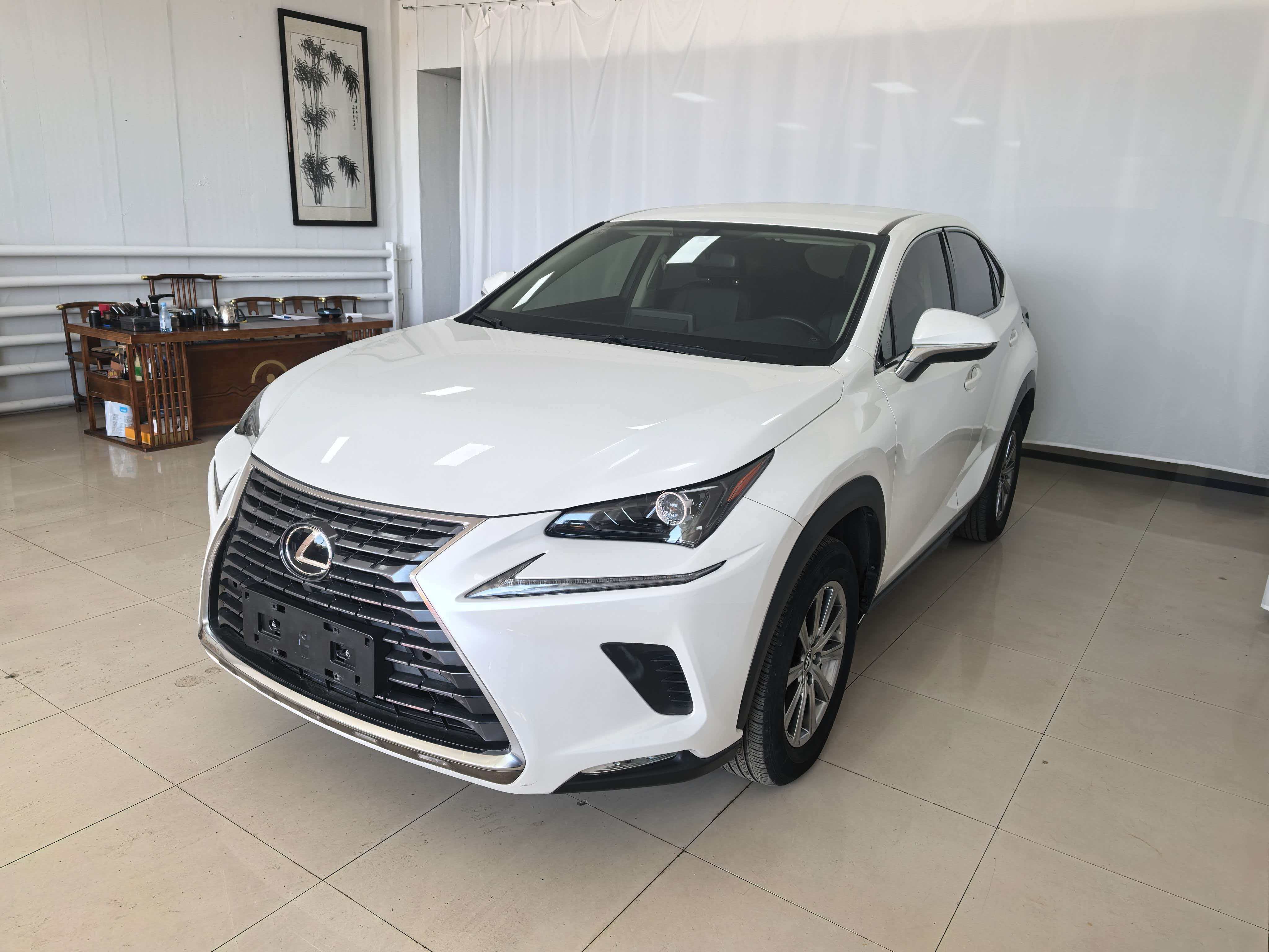 Lexus NX200 2021 года выпуска