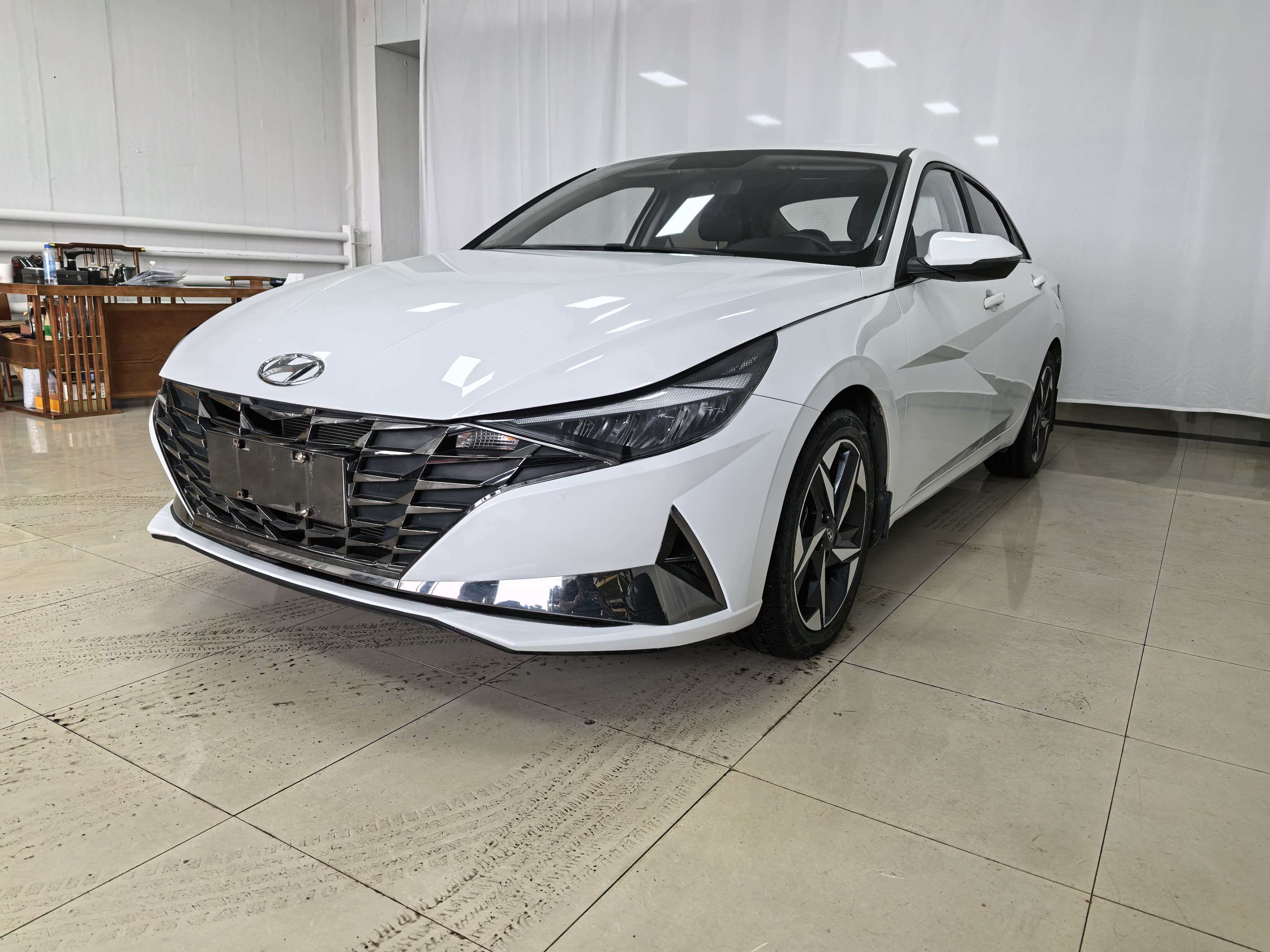 Hyundai Elantra 2023 года выпуска 